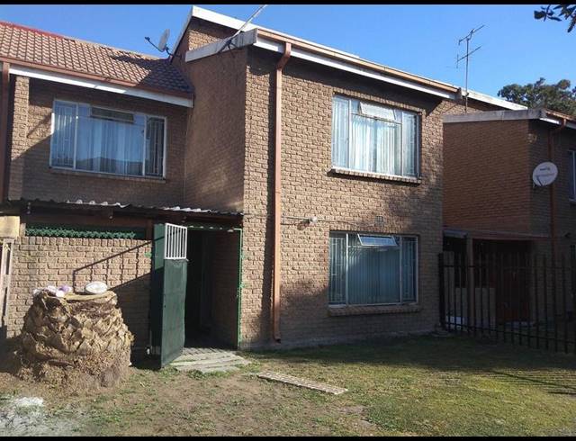 3 BEDROOM TOWNHOUSE FOR SALE IN VEREENIGING